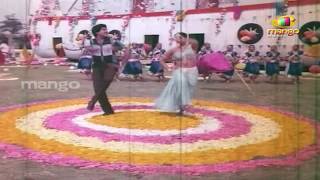 Kondaveeti Raja Telugu Movie  Komma Laki Koyilaki Video Song  Chiranjeevi  Radha  Chakravarthy [upl. by Gnil]