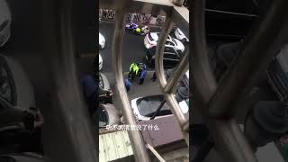 中国监狱2557D：交警大战公安！上级来调查，好象公安是个辅警。大倒苦水诉委屈，最后被带走。临时工的身份就是不硬，要不被正规军给喷了呢。最后就看背后人硬不硬了（24110401） [upl. by Gilberta]