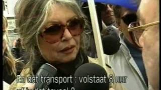 Actie met Brigitte Bardot tegen verre veetransporten [upl. by Haukom420]