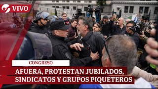 VIVO INCIDENTES AFUERA DEL CONGRESO TRAS LA RATIFICACIÓN DEL VETO DE LA REFORMA JUBILATORIA [upl. by Styles]