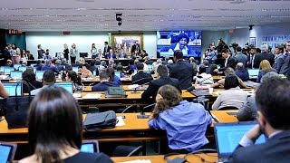 Votação da reforma trabalhista comissão aprova texto principal [upl. by Codding]