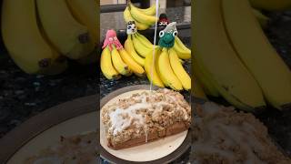 Let’s make cinnamon crumble banana bread together 🍌🫶🏼 bananarecipe banana sharktank [upl. by Eussoj]