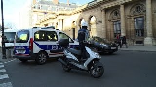 Tourists and Parisians react to Paris Louvre attack [upl. by Avalsorim405]