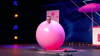 Evert van Asselt verrast met hilarische ballonact  HOLLANDS GOT TALENT [upl. by Linoel]