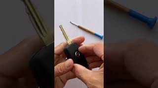 Nissan Juke Key Fob Battery Replacement 如何更换日产钥匙电池 निसान की बैटरी कैसे बदलें [upl. by Ellenaej]