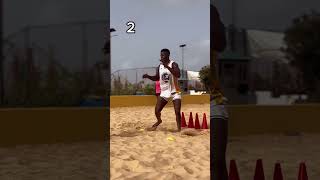 Endurance et technique sur le sable training football plage soccer [upl. by Lemuelah]