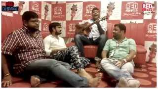 Red FM Kolkata team sings Aata Majhi Satakli [upl. by Aisorbma]