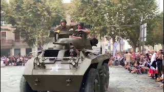 80 ans de la libération de Villefranche  le char des Alliés parade [upl. by Euginom21]