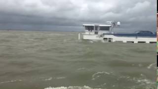 Binnenvaartschip gezonken op het IJsselmeer [upl. by Aisenet]