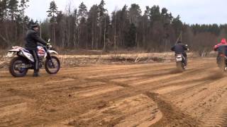 Yamaha TTR 250 vs Honda XR 250 [upl. by Yrdnal176]