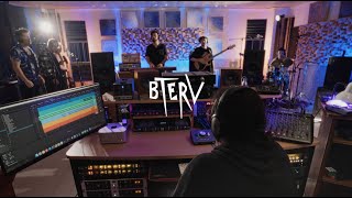 Bterv  Menjek vagy Maradjak The LIVE Session [upl. by Corney]