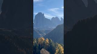 Dolomitas  Ortisei  Bolzano  Iglesia SGiacomo  Ortimo por el Mundo Las campanas The bells [upl. by Frear388]