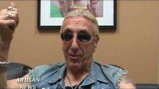 TWISTED SISTER STAYS HUNGRY AT HOME FOR 25 YEARS [upl. by Ynottirb]