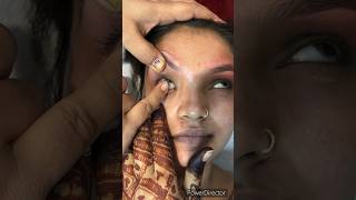 shortvideo मेकअप से पहले आंखों में लेंस लगाने का आसान तरीकाhow to apply contact lenseseyelenses [upl. by Eniamrehc]