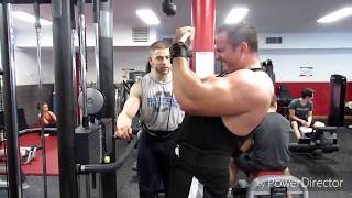 STRONGMAN vs MENS CLASSIC entraînement biceps [upl. by Oleg281]