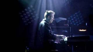 Them Crooked Vultures  Spinning in Daffodils 091009  John Paul Jones Piano Solo [upl. by Amjan]