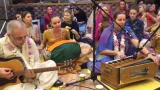 Kirtan Gauri amp MediniPati Moscow Temple ISKCON 211114 HD [upl. by O'Mahony]