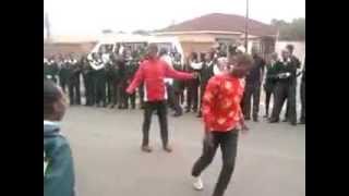 Izikhothane danceft the lovely song by bekizin terristhe calling [upl. by Tdnaltroc]