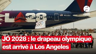 JO 2028  le drapeau olympique est arrivé à Los Angeles [upl. by Haiacim]