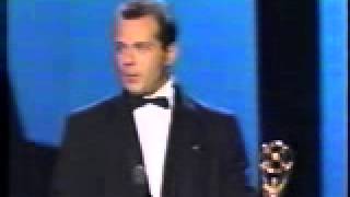 Bruce Willis wins an Emmy for Moonlighting 1987 [upl. by Nadaba96]