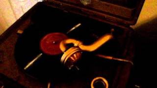 Victor Victrola Orthophonic Portable Phonograph VV255 [upl. by Stalker]