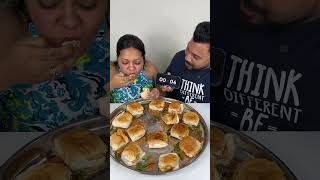 Supriya ne kitne second mai Vadapav khaya🤔 foodie ytshorts shorts [upl. by Aidnic]