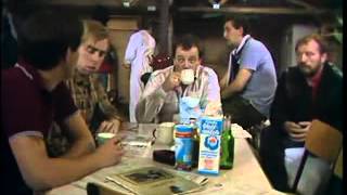 Auf Wiedersehen Pet S01E02 Who Won the War Anyway VP8 [upl. by Asillim]