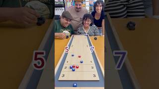 Shuffleboard con ​⁠ReVersusGames reñidísimo y épico final juegosdemesa boardgames fun shorts [upl. by Mcfarland]