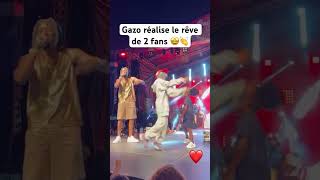 Gazo réalise le rêve de 2 fans sur scène 🤩👏 gazo bsb lamala rapfrancais rapfr [upl. by Randy]