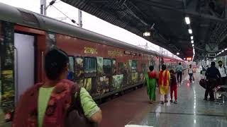 sealdah New delhi Rajdhani express departure from sealdah ।।450 pm from sealdah। [upl. by Drol290]