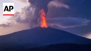 Italys Mount Etna erupts with lava fountains and 10kilometrehigh volcanic cloud [upl. by Wendell]