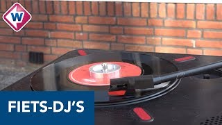 Leidse djs draaien plaatjes op de stoep Het wordt echt gewaardeerd  OMROEP WEST [upl. by Keyser98]