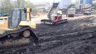 Pistenbully 300 polar Greentech vs D6NLGP stock schlamm [upl. by Aiken202]