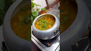 Cooker wala aloo tamatar wo bhi jhatpat ekdm tasty youtubeshorts shorts [upl. by Vorster]