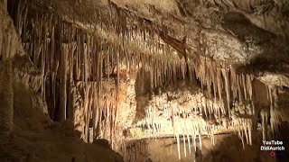 Die Coves del Drac Cuevas del Drach Drachenhöhlen sind ein Tropfsteinhöhlensystem auf Mallorca [upl. by Kamat]