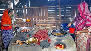 Traditional Chui Jhal Beef Curry Cooking in Khulna with Unbroken Garlic  Bangladeshi Street Food [upl. by Kevina]