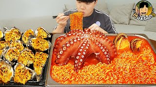 ASMR MUKBANG 직접 만든 대왕문어 해물 열라면 김밥 김치 유부초밥 먹방 RAMYEON amp KIMBAP MUKBANG EATING SOUND [upl. by Bogart612]