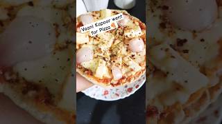 Vaani Kapoor and Hrithik Roshan went for pizza 🍕Roti Pizza recipe ytshorts shorts youtubeshorts [upl. by Eetse]