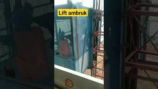 Lift gondola ambruk proyekcinere [upl. by Ellinet]