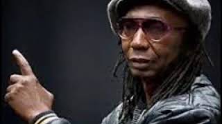 Thomas mapfumo Hurukuro featuring Ephraim Karimaura on lead guitar [upl. by Aihseit]