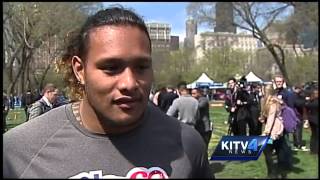 Mike Cherry talks with UWs Danny Shelton [upl. by Sands713]