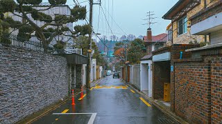 Seoul Alley Walking Tour on a Rainy Sunday  Korea Solo Travel and Rain Sounds 4K HDR [upl. by Loralie614]