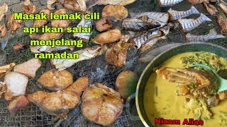 MASAK LEMAK CILI API IKAN SUNGAI SALAI MENJELANG RAMADHAN [upl. by Lelith]