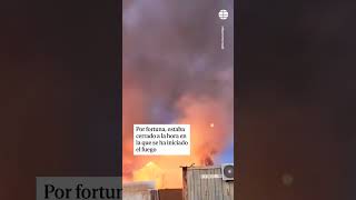 Un incendio arrasa un chiringuito de la playa de El Palmar en cádiz incendio bomberos elpalmar [upl. by Eillehs5]