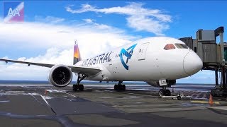 Superbe vol du cockpit du B787 à Mayotte SUPER COURT PISTE  AvionsEtAviateursfr [upl. by Netaf63]