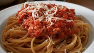 Spaghetti mit Tomaten Thunfisch Soße pasta [upl. by Arval]