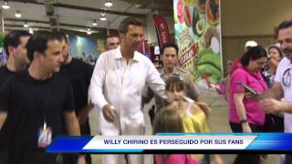 Willy Chirino es perseguido por sus fans [upl. by Hickey]