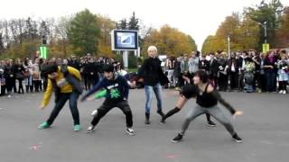 4КСК  DoraDora cover on UKiss Korean flashmob in Moscow 21102012 [upl. by Worlock553]