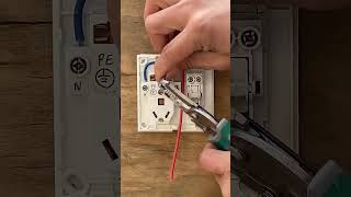 Tuto simple connexion interrupteur 👷‍♂😱🛠️🦺 viralvideo foryou youtubeshorts electrician [upl. by Sigler]