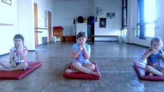 YOGAjuego para Niños Respiración alternada [upl. by Ennirok733]